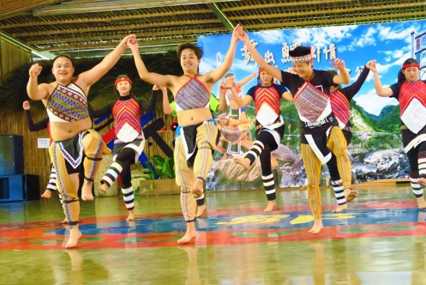 達娜伊谷自然生態公園-鄒族歌舞表演